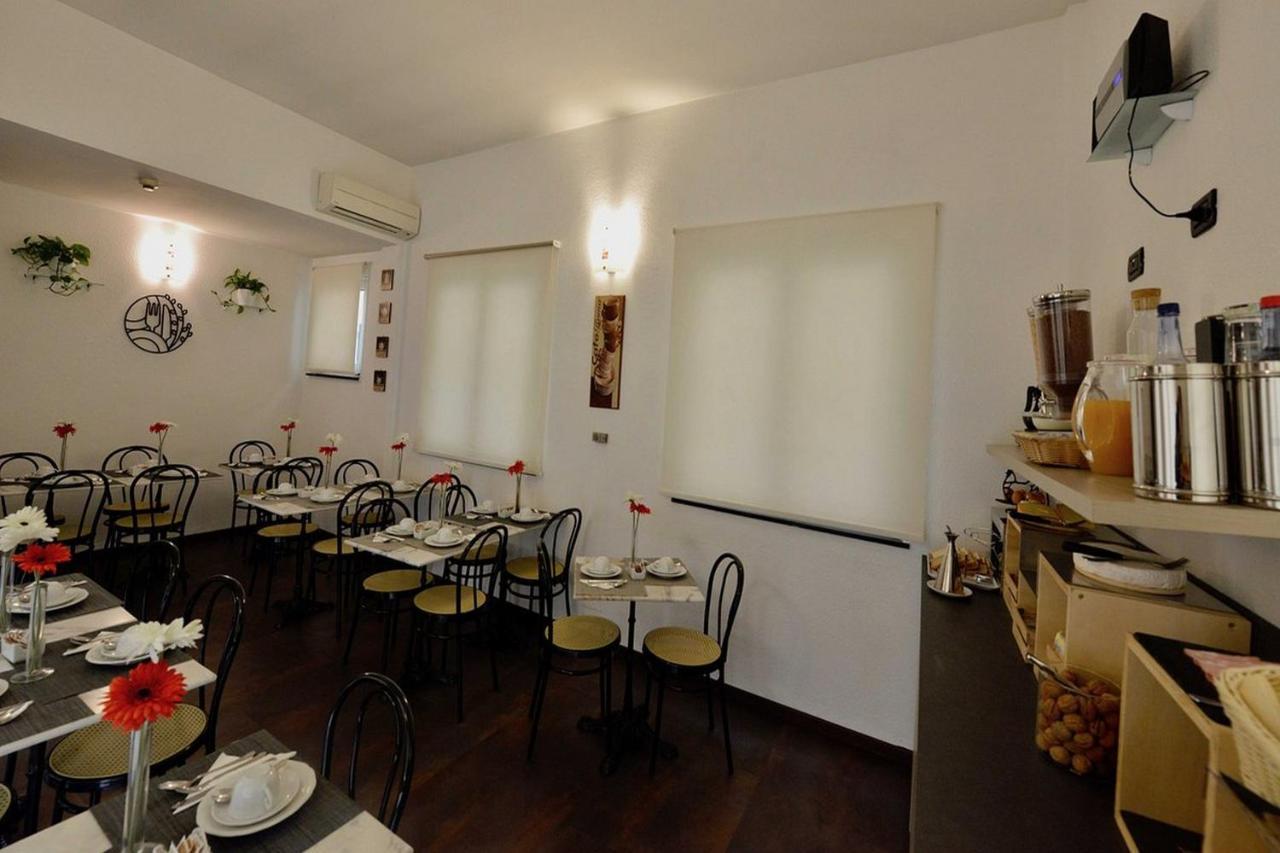 Hotel Europa Генуа Екстериор снимка