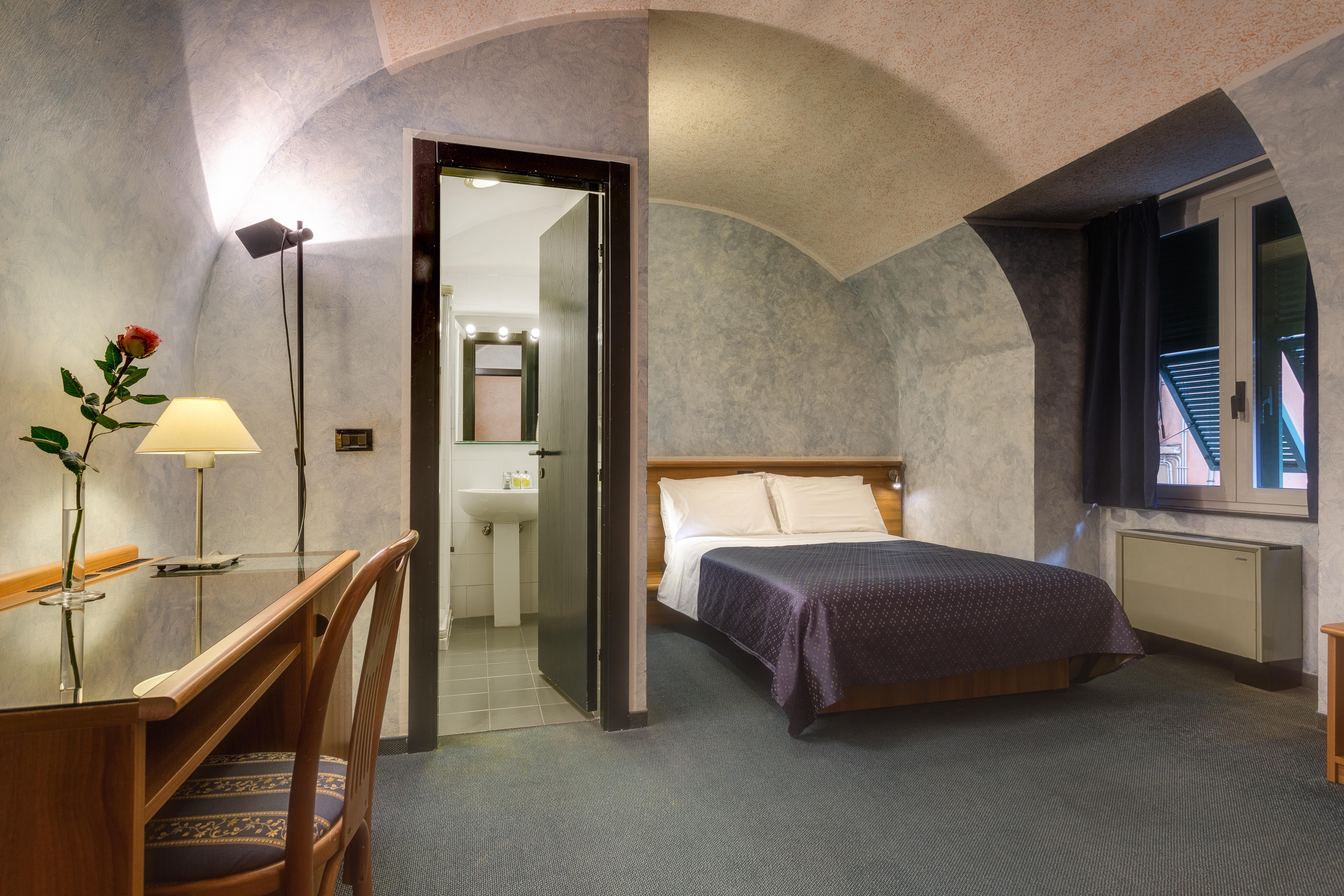 Hotel Europa Генуа Екстериор снимка