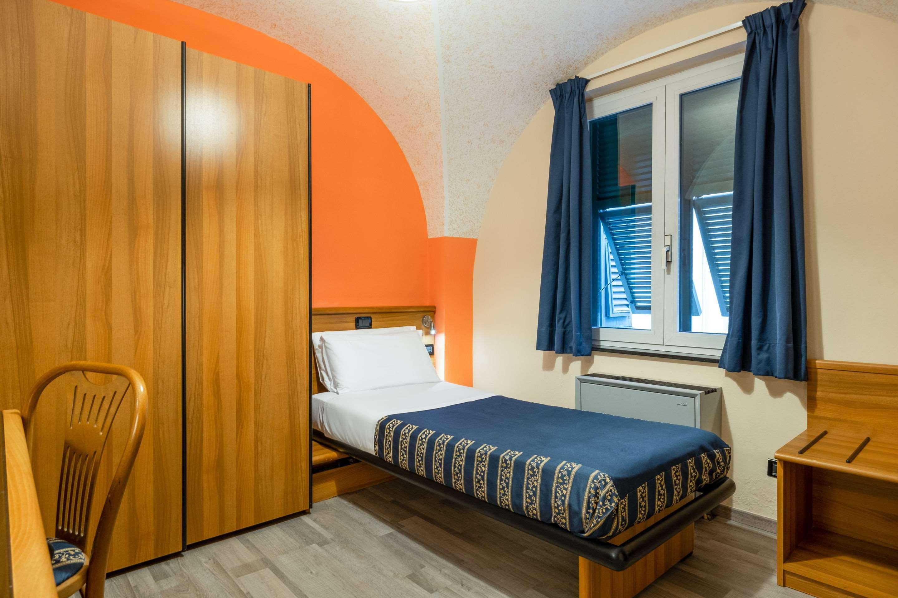 Hotel Europa Генуа Екстериор снимка