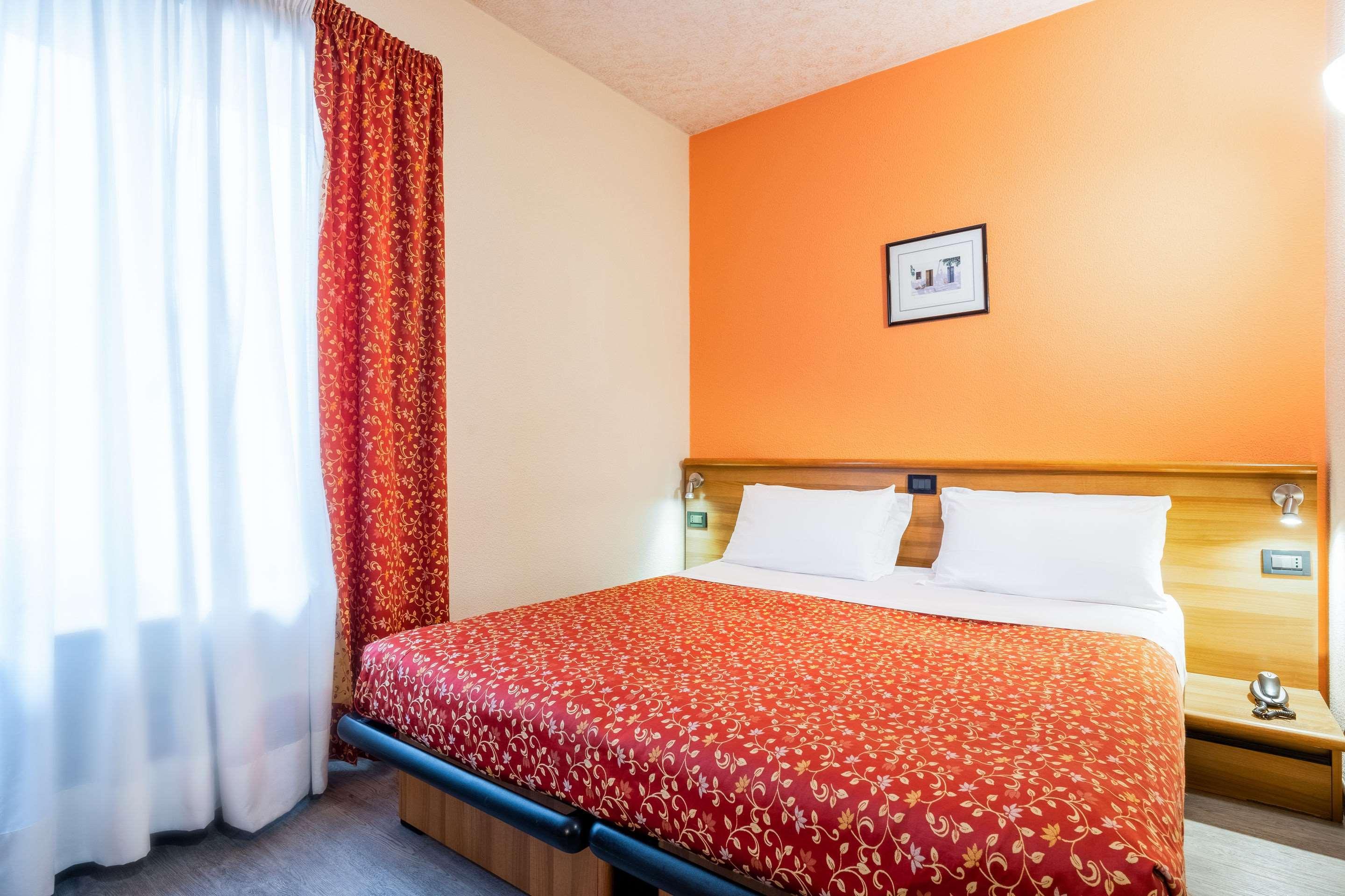 Hotel Europa Генуа Екстериор снимка